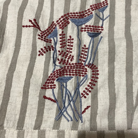 Striped Sleeveless Crop Top with Embroidered Design - Picture 6 of 15